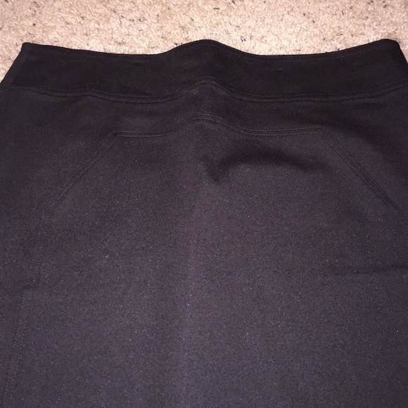 Black A-line skirt - Picture 2 of 4